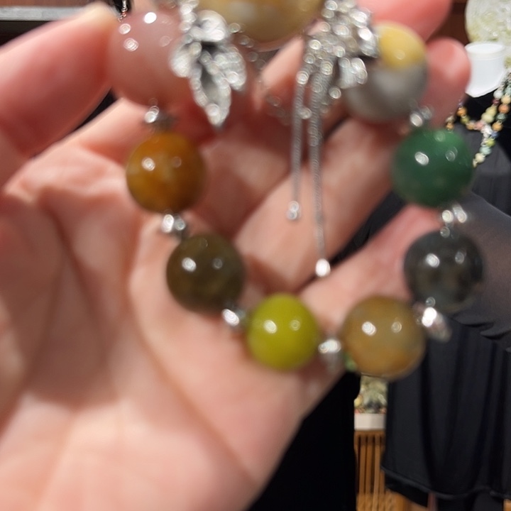 未镶嵌岫玉毛衣链