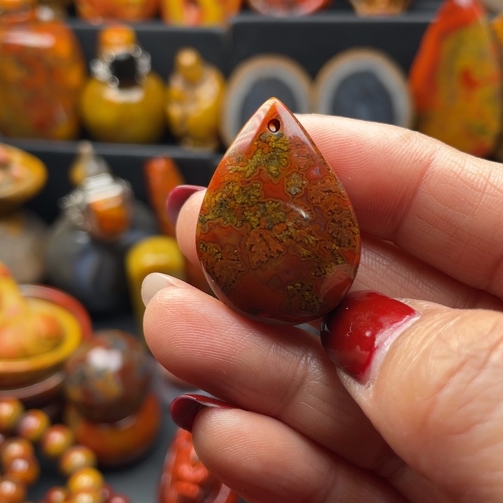 玛瑙/玉髓颈饰未镶嵌