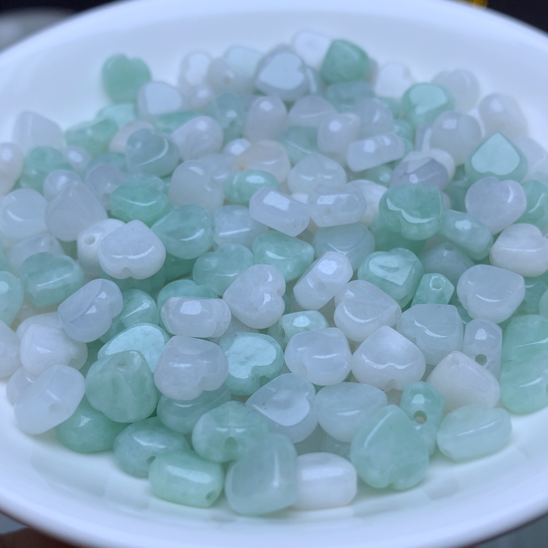 【闪购商品】翡翠手链未镶嵌卡7.6冰绿白通孔爱心30个