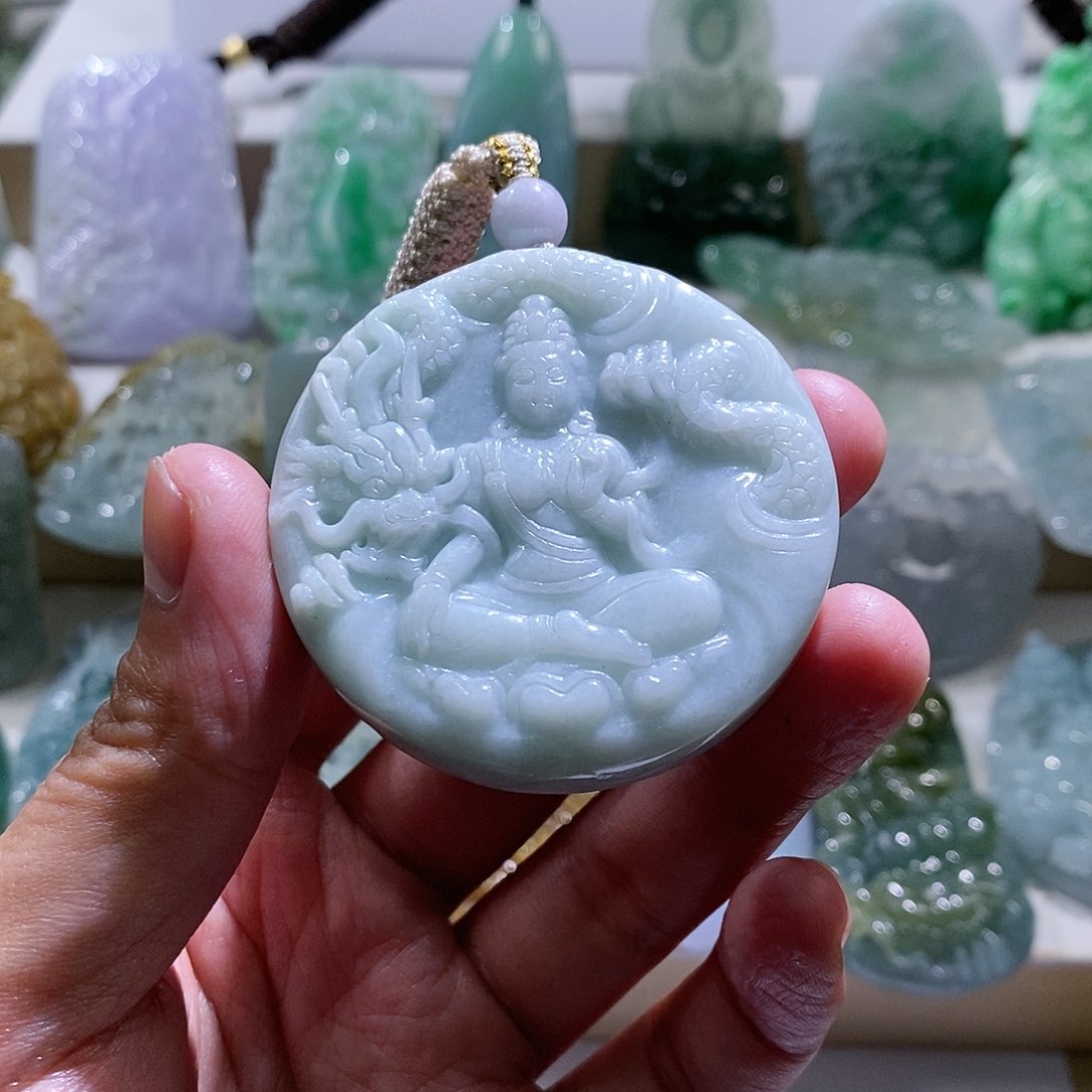【闪购商品】翡翠颈饰未镶嵌观音
