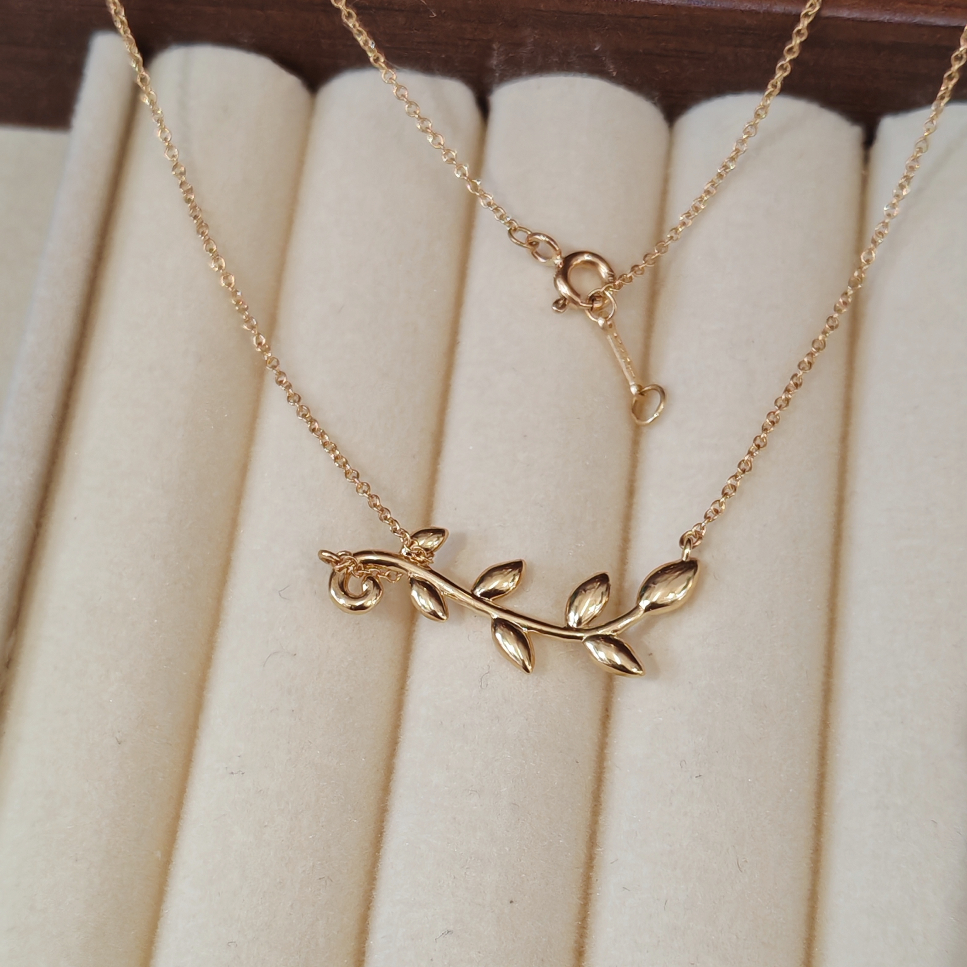 99新 Tiffany & Co./蒂芙尼 橄榄枝项链/18k黄金/45cm/盒  X9
