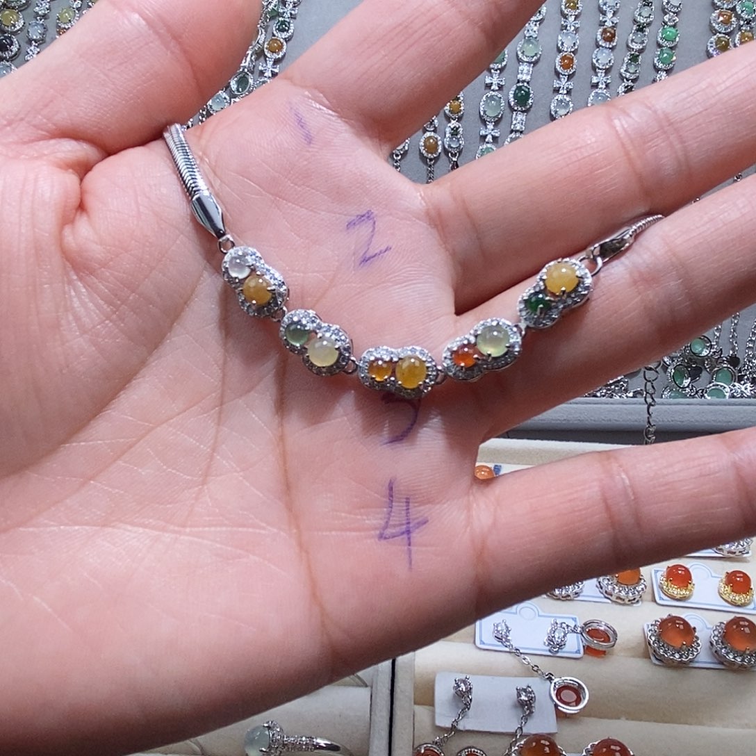 宇***女翡翠未镶嵌戒指缅甸