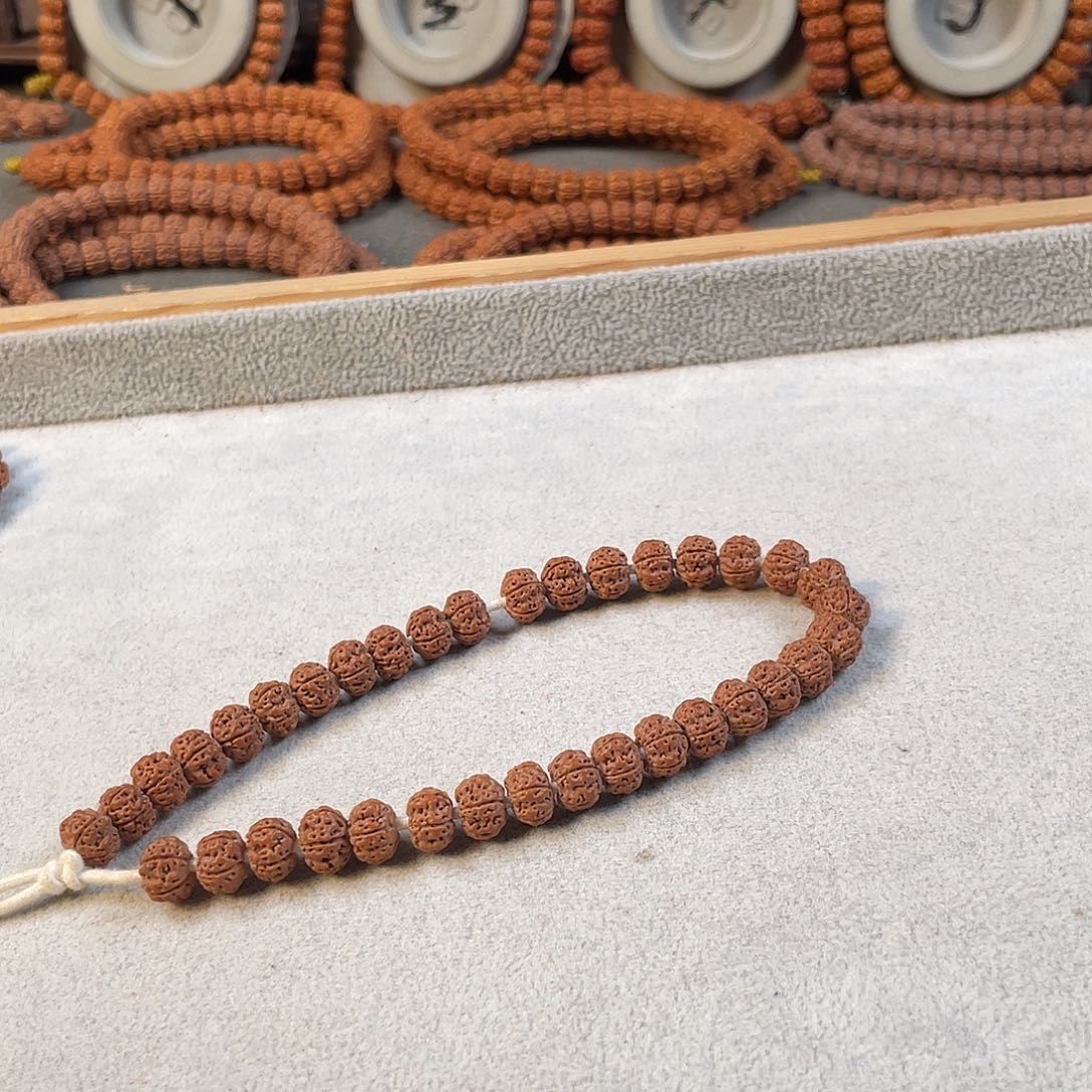 吃***子吊坠金刚菩提梅花双龙