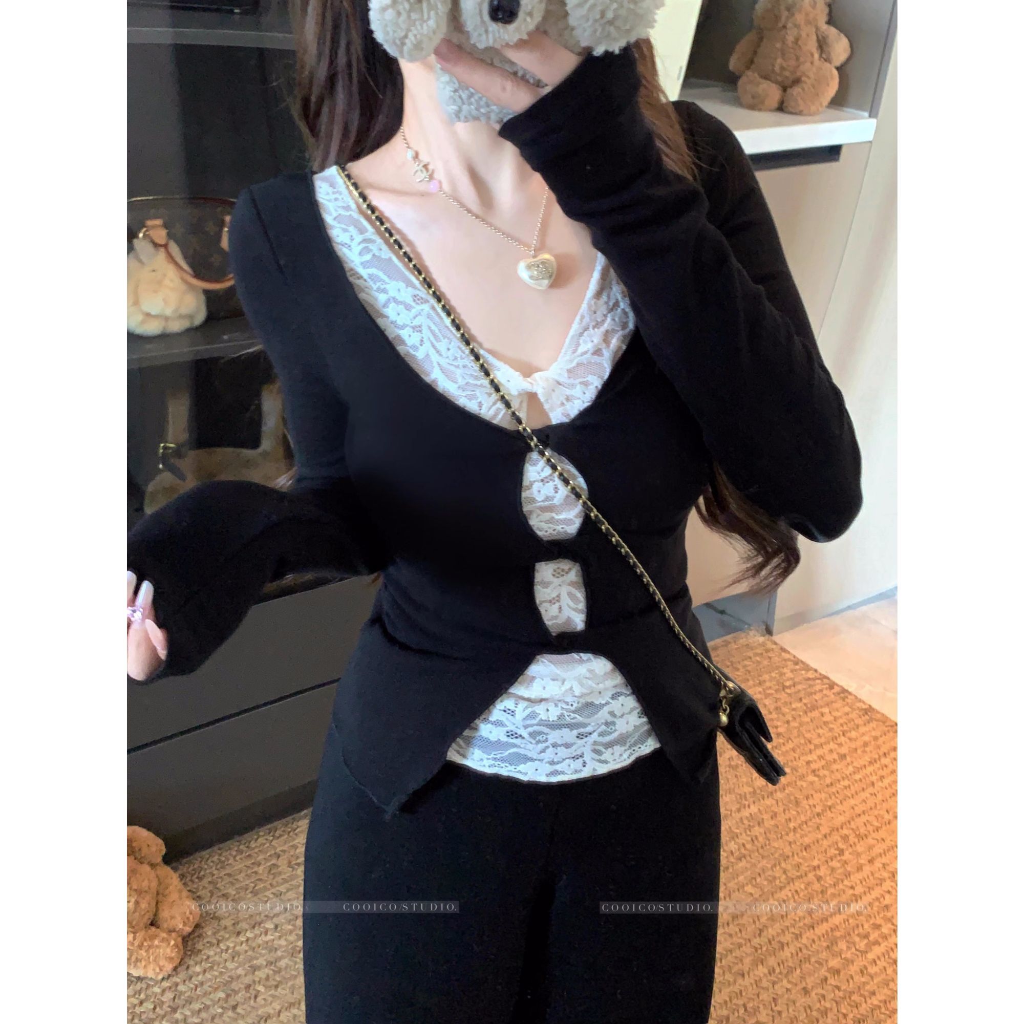 拼接蕾丝假两件v领长袖T恤女秋冬季扭结镂空修身设计感纯欲上衣