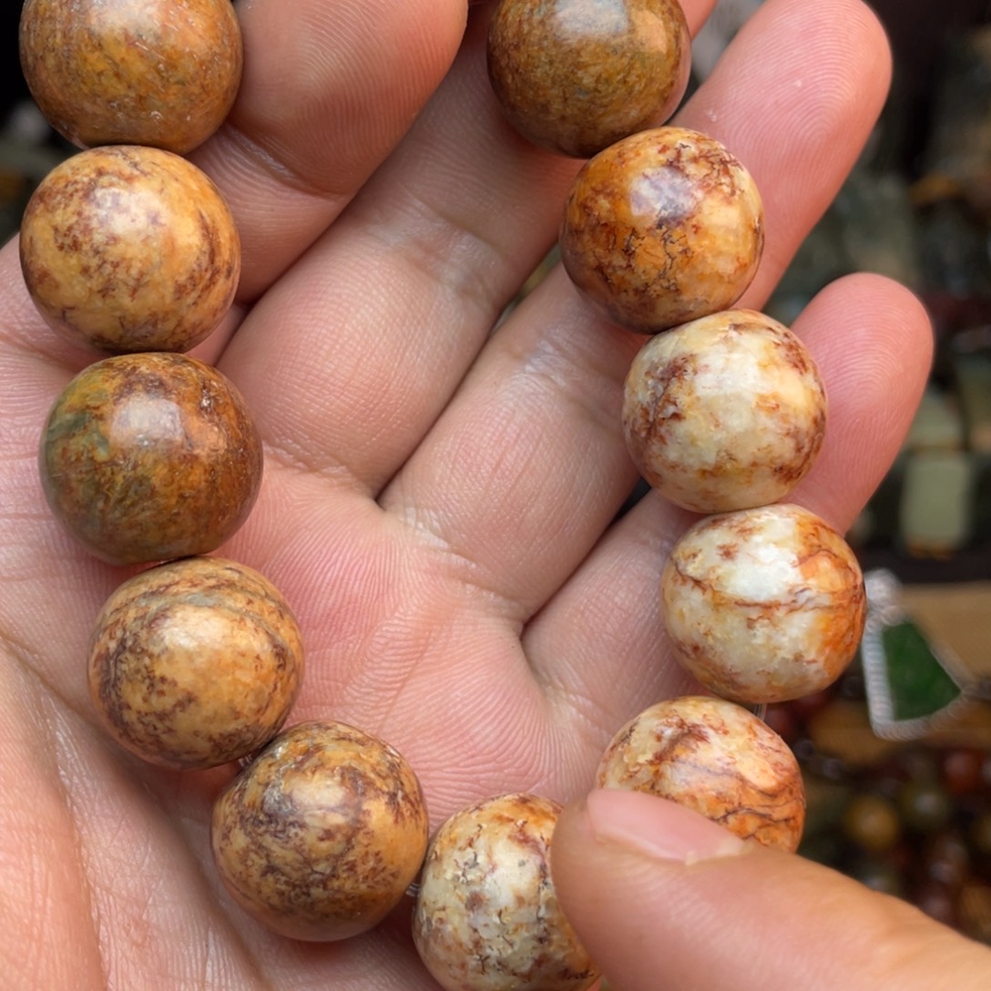 岫岩河磨玉（透闪石质玉）未镶嵌颈饰卡18福利