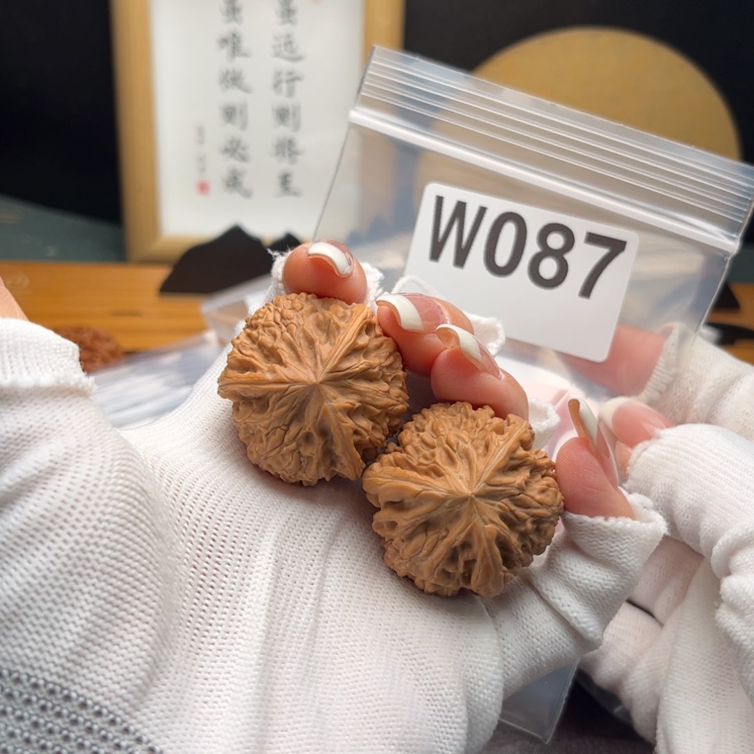 文玩核桃把件噢*乖36文山三棱w 087