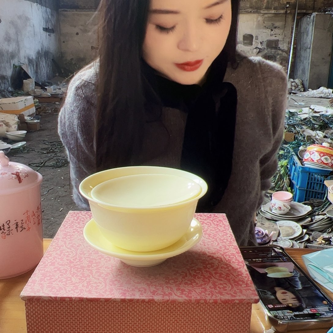 摆件陶景德镇黄xixi徽章三才盖碗