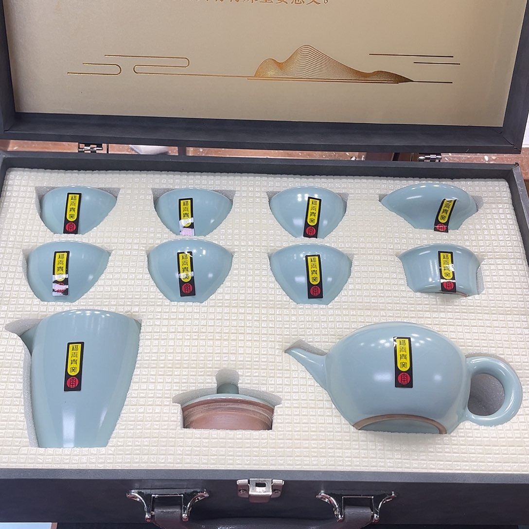 孤品茶具套装等。       