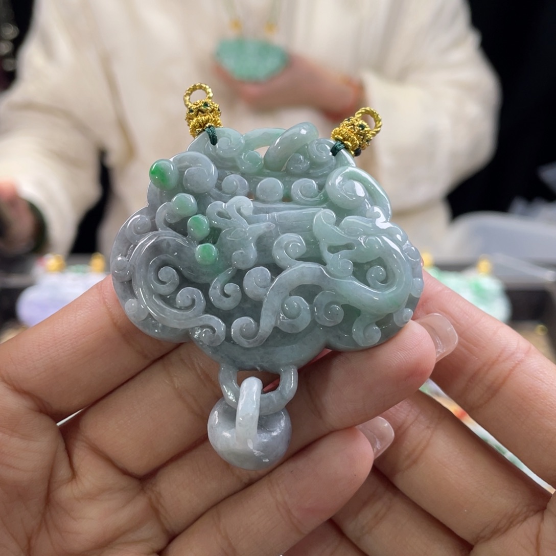 翡翠颈饰未镶嵌代编织