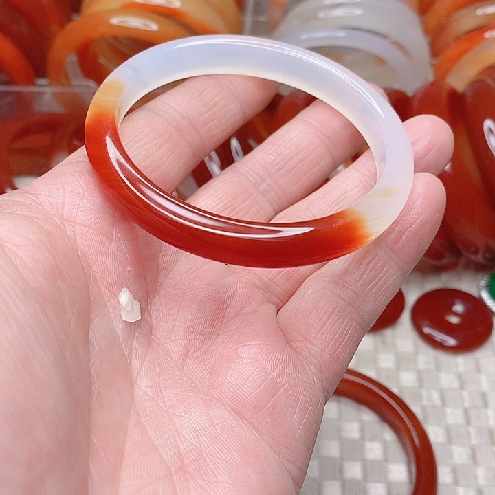 玛瑙/玉髓手镯未镶嵌