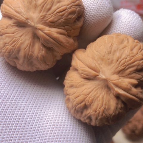 【闪购商品】桃核吊坠元宝狮子头