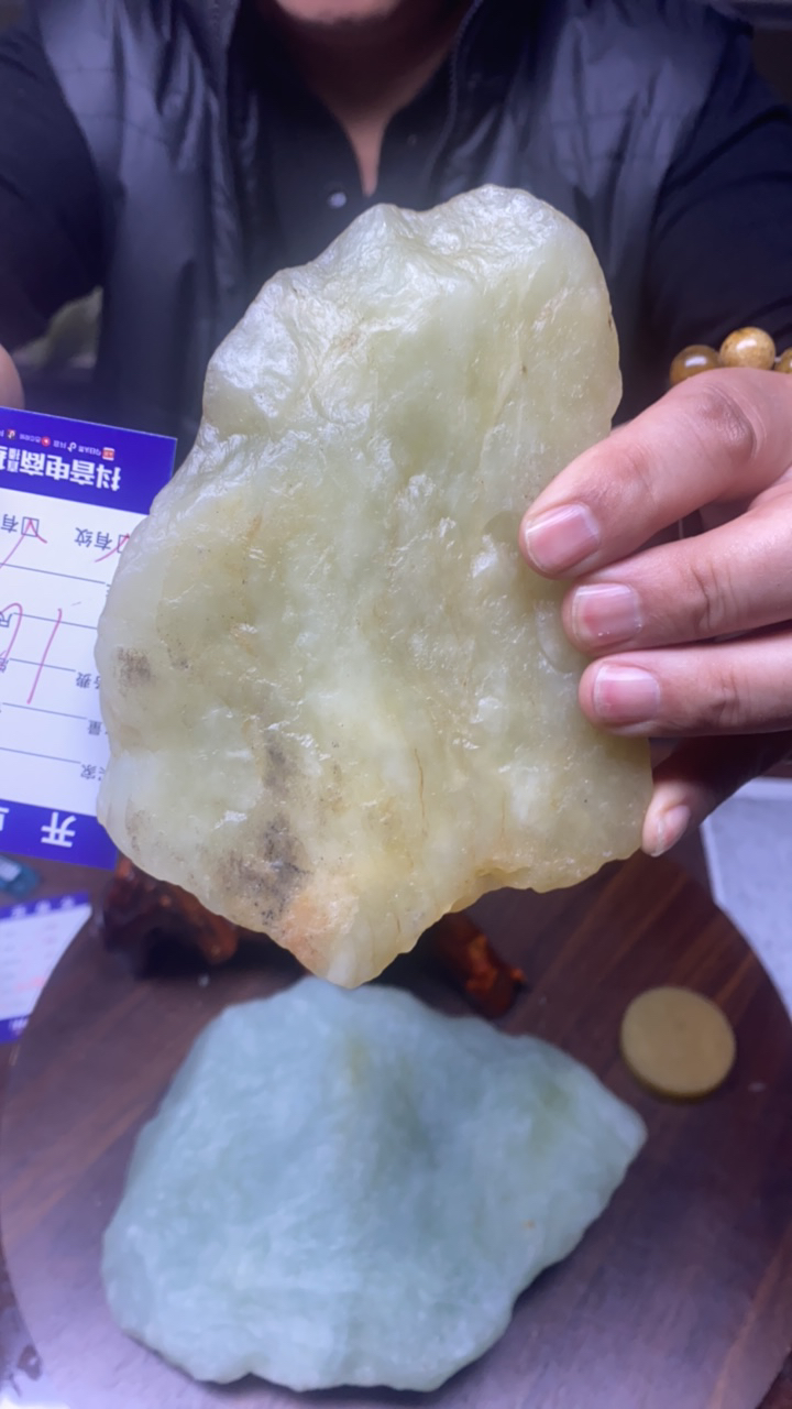 绿冰原石原料中国四大名玉岫玉纯天然原石