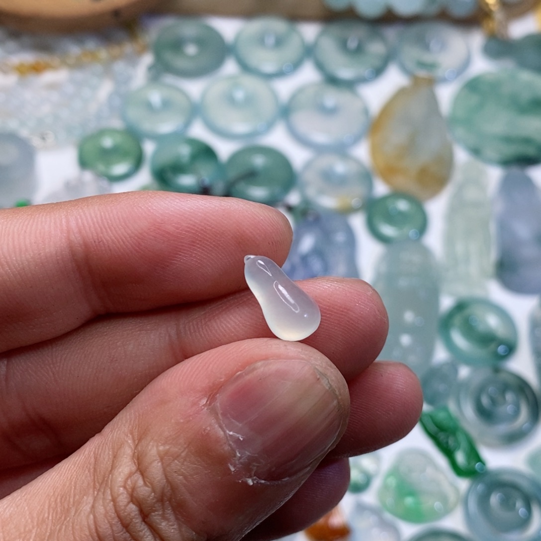 定制翡翠未镶嵌翡翠