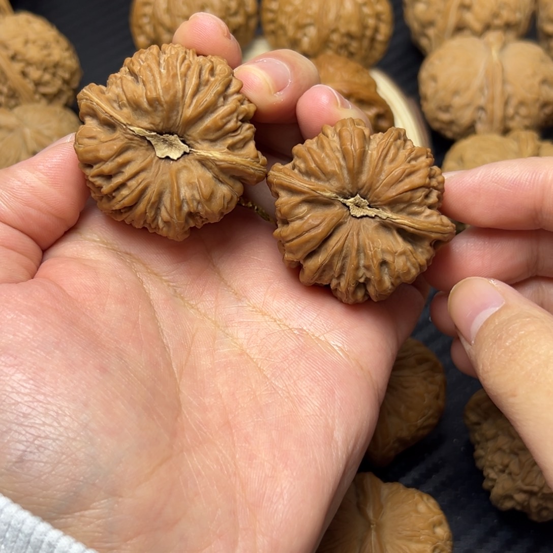 文玩核桃吊坠平谷凹底40全品