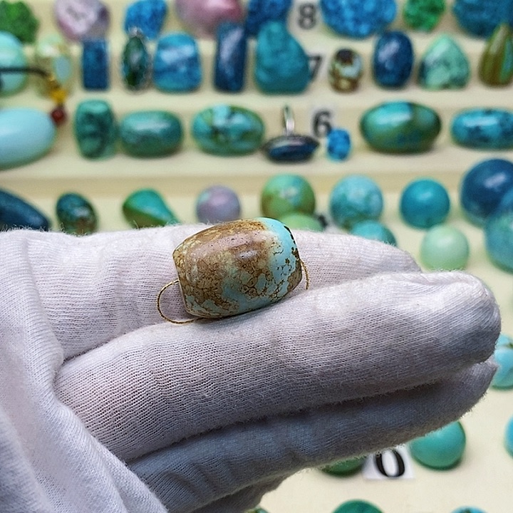 绿松石配饰未镶嵌