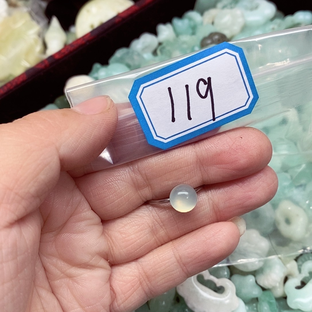 蛇纹石玉未镶嵌颈饰哈***哈119