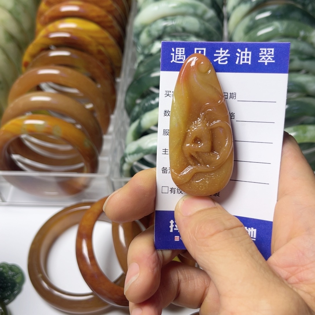 透闪石-蛇纹石玉手镯未镶嵌