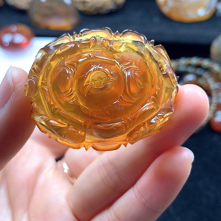 琥珀未镶嵌裸石牡丹花吊坠
