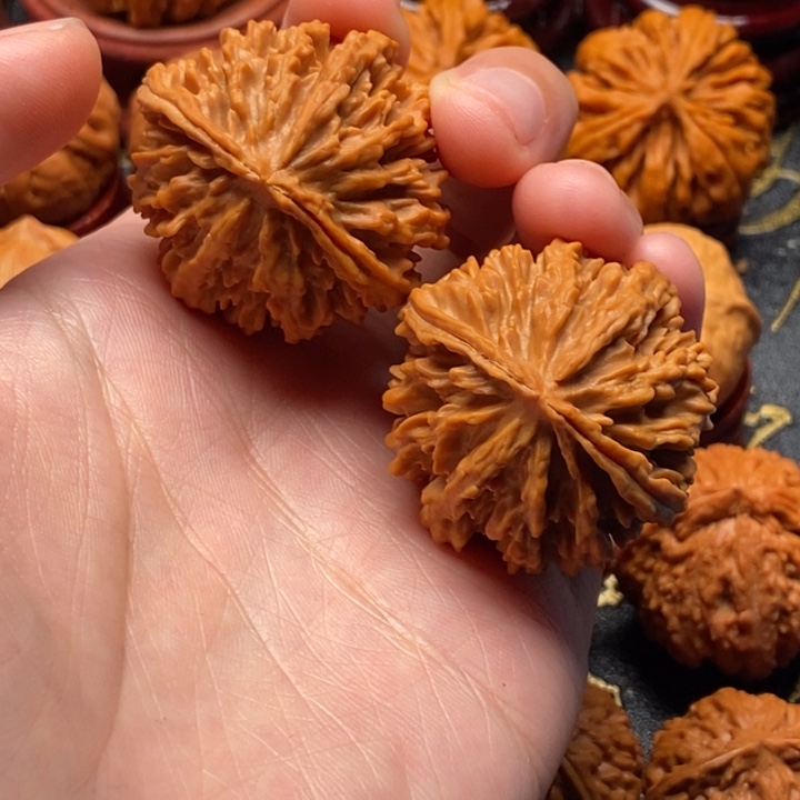 兔***基吊坠文玩核桃麒麟纹