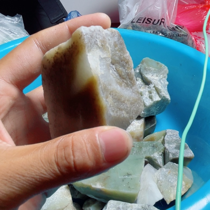 未镶嵌和田玉（糖玉）珠宝半成品