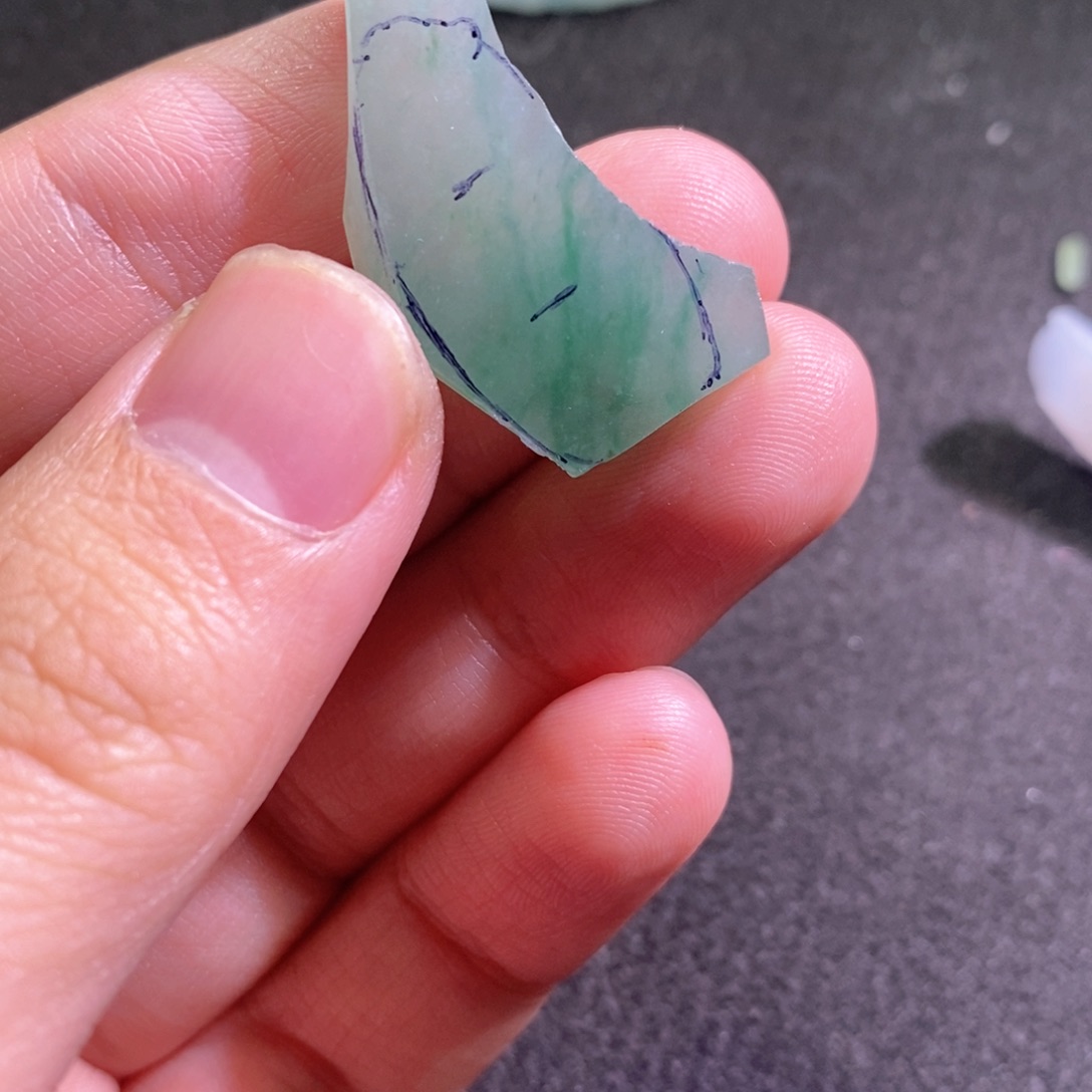 翡翠未镶嵌颈饰定制