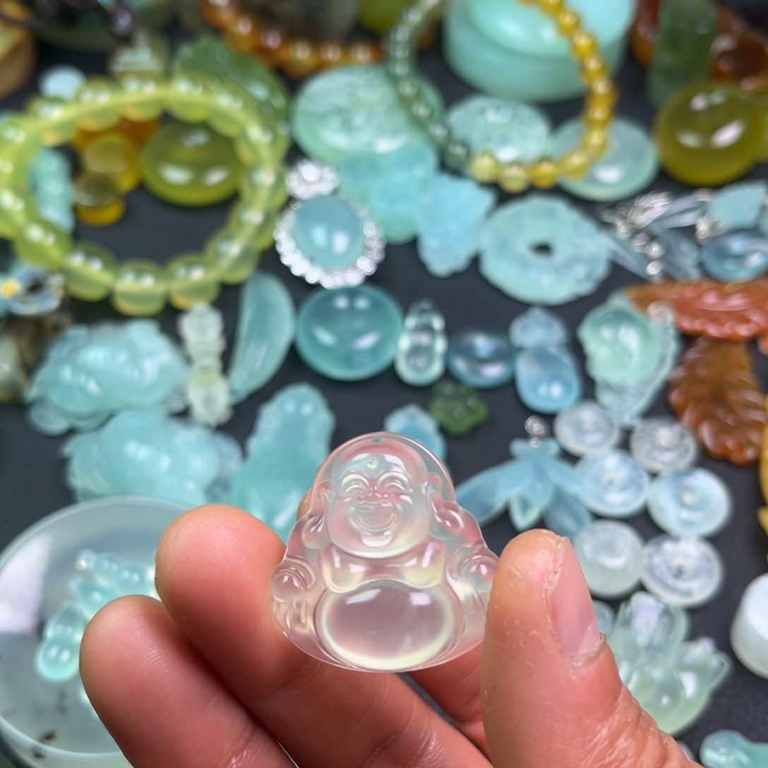 蛇纹石玉未镶嵌颈饰