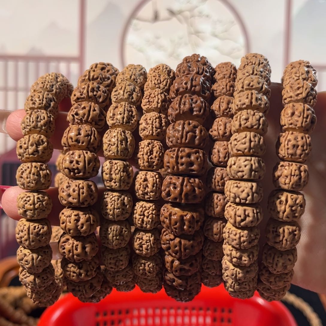 吊坠柏香籽/百香籽金刚手圈随机发1