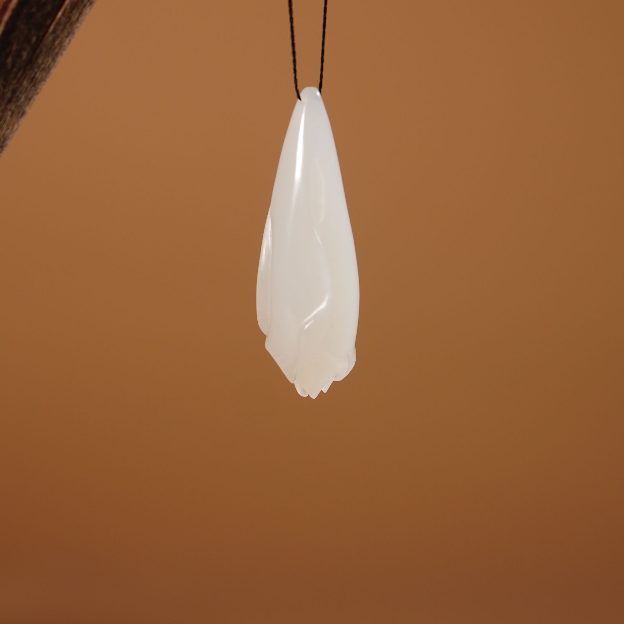 HA00539和田玉白玉兰花吊坠