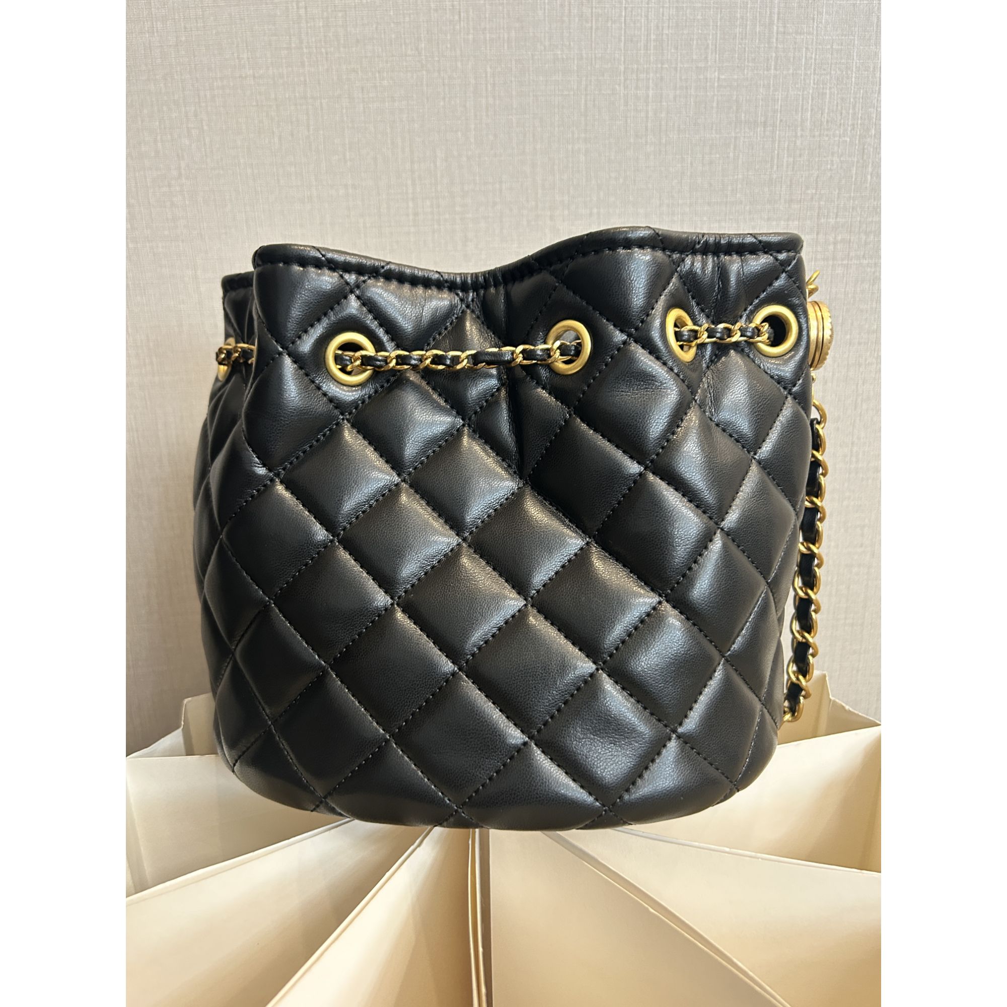 TOLEX2025新款时尚百搭福袋水桶手工女包黑色