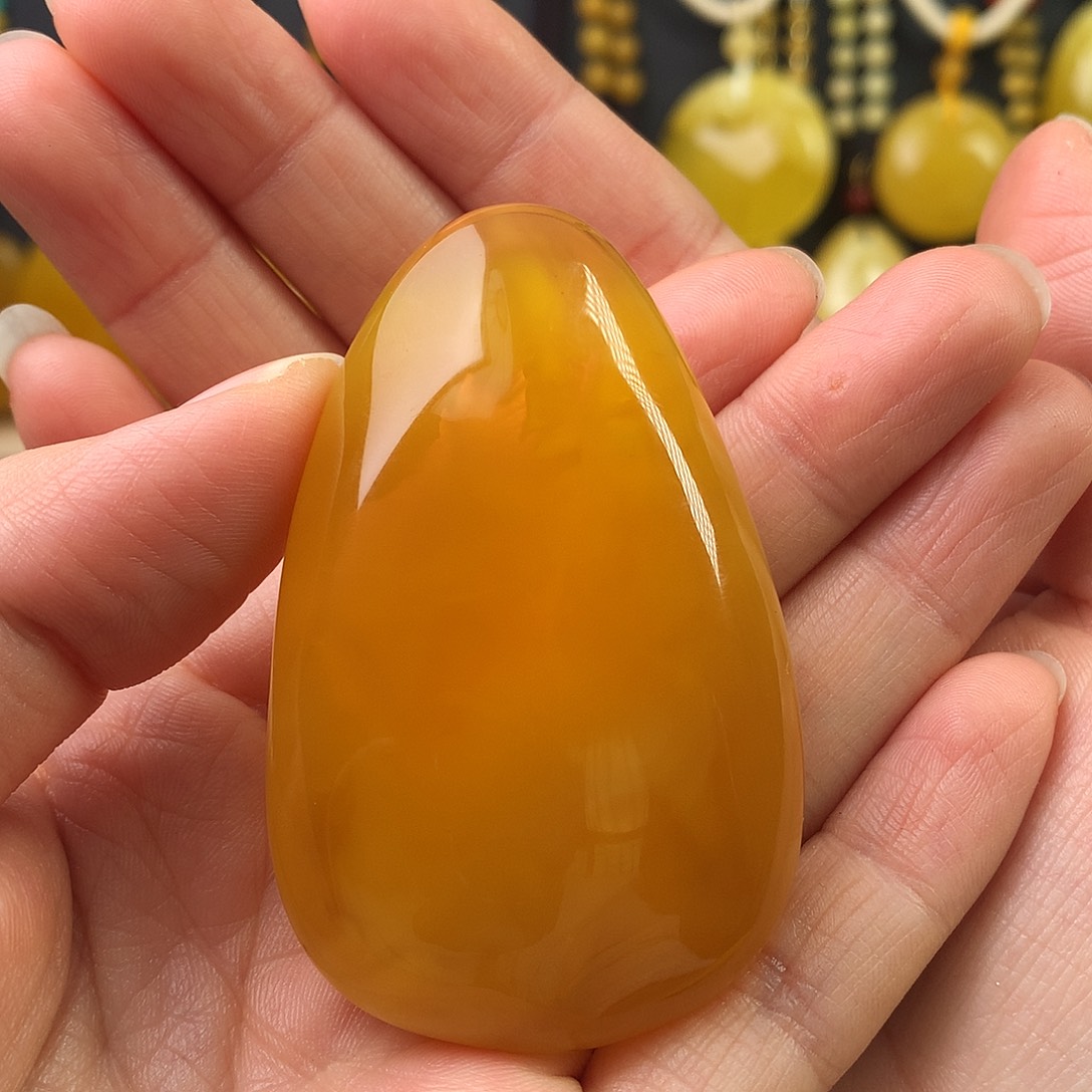 琥珀裸石未镶嵌吊坠