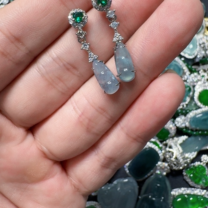 翡翠未镶嵌颈饰天然A货翡翠放漏