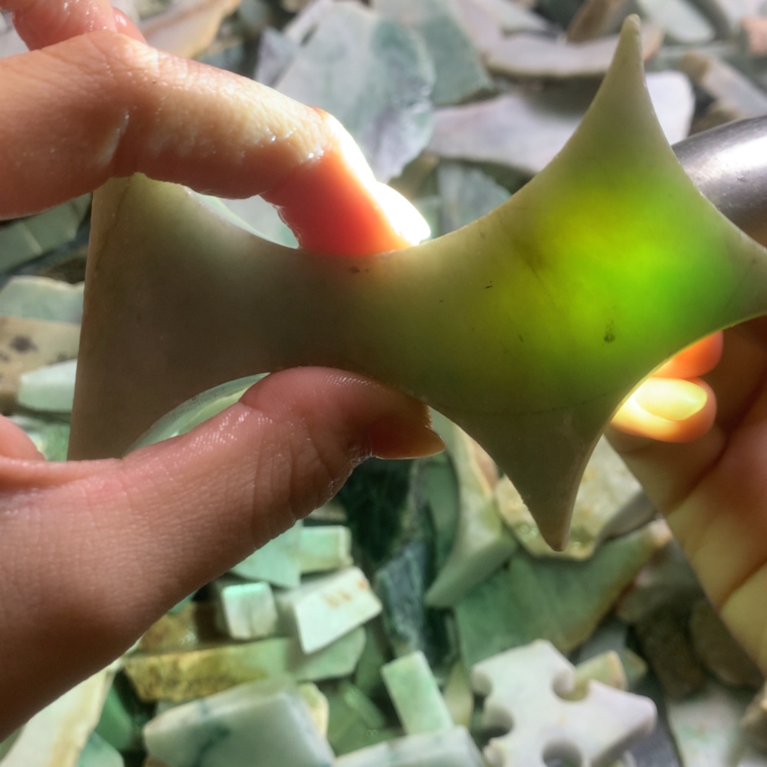 翡翠颈饰未镶嵌缅甸翡翠