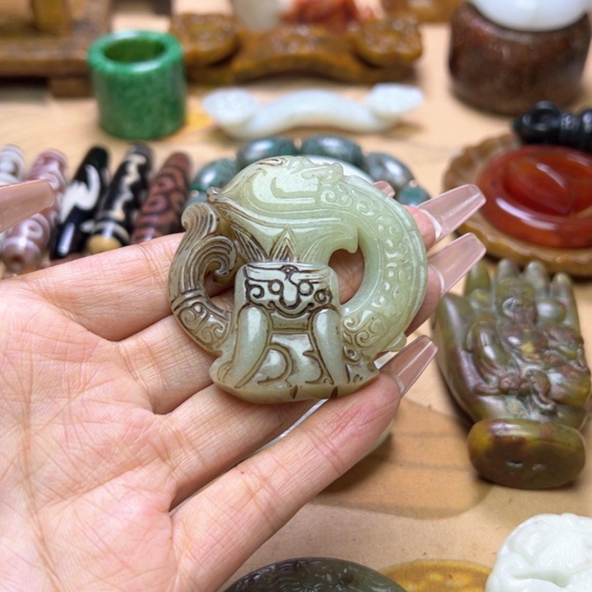 【闪购商品】蛇纹石玉颈饰未镶嵌