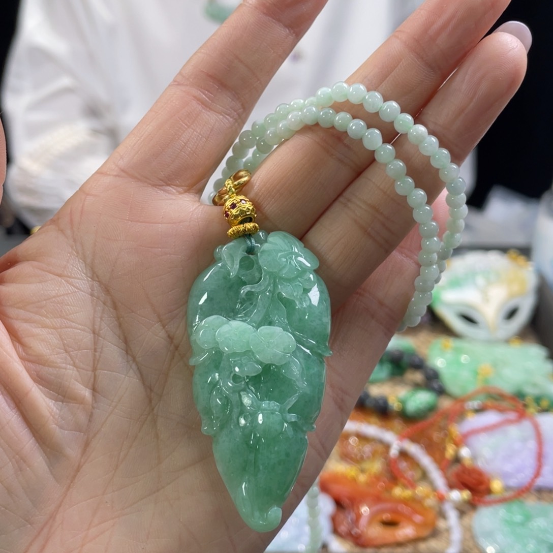 翡翠颈饰未镶嵌代编织