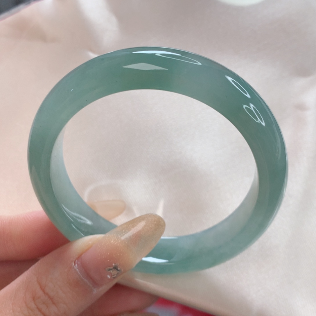 翡翠手镯未镶嵌52.6 正圈