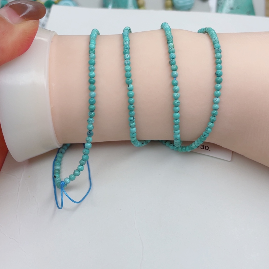 绿松石颈饰未镶嵌