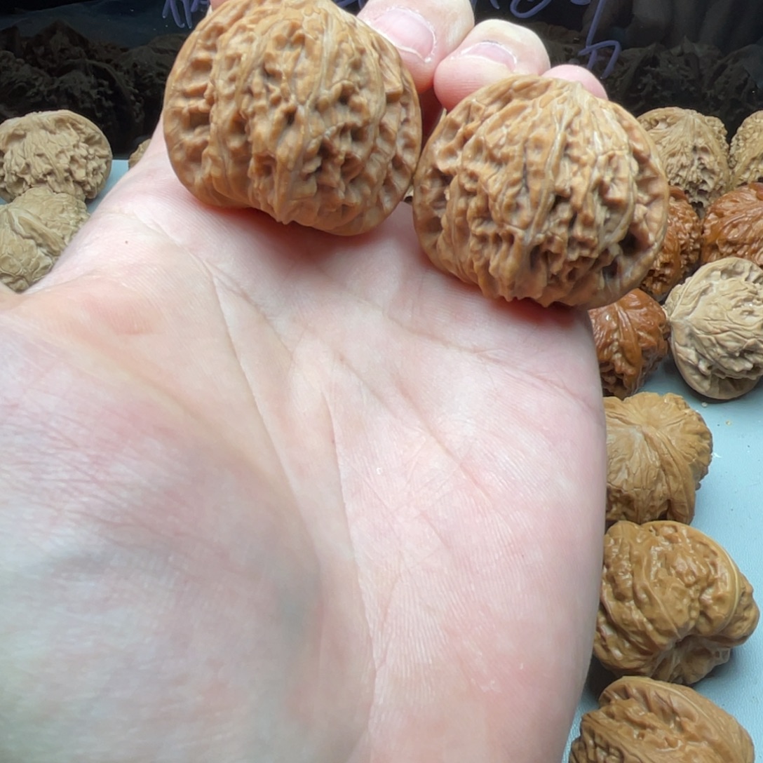 狗***叉把件核桃38全品红皮磨盘