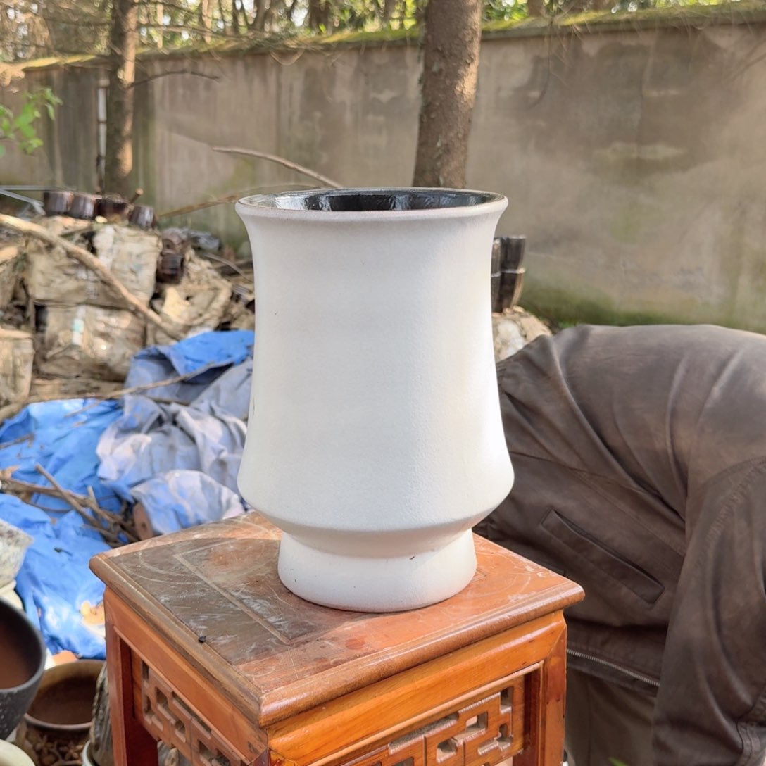 紫砂花盆口20高30（一个白色老庄束腰