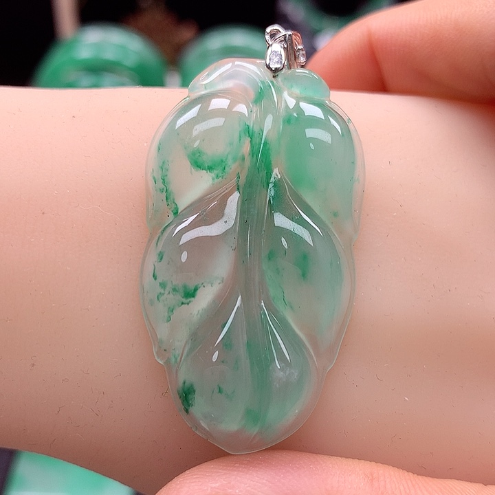 石英质玉颈饰未镶嵌