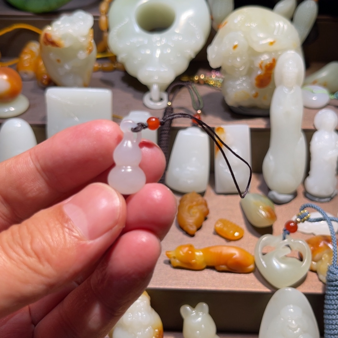 和田玉未镶嵌项链茶**湖