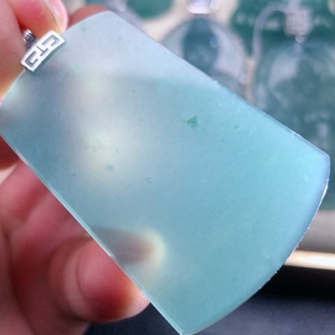 【闪购商品】翡翠颈饰18K金镶嵌天然翡翠