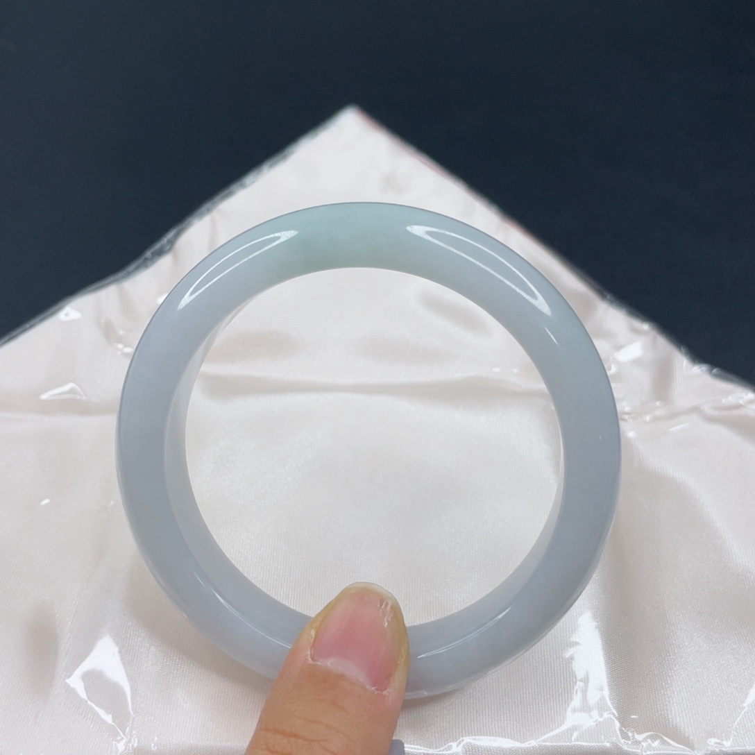 翡翠未镶嵌手镯A货冰透水润
