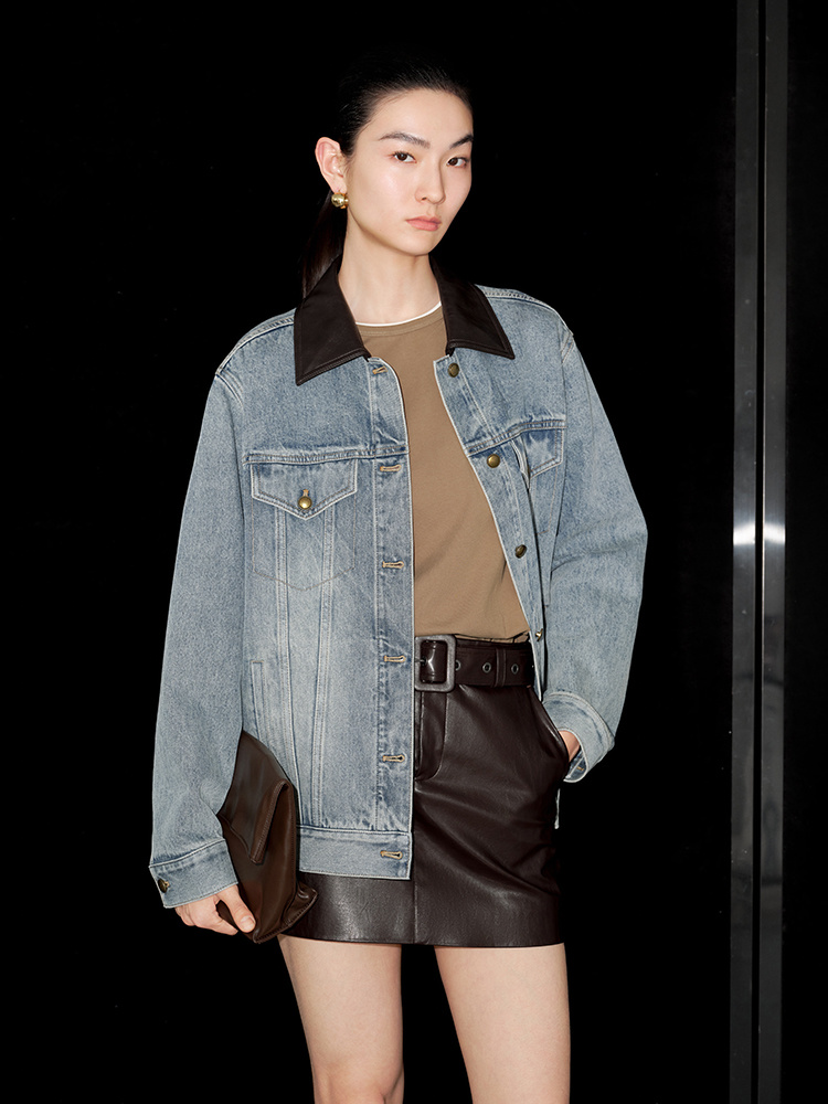 艾家商场同款2025秋新款宽松百搭翻领牛仔外套女装AR103046