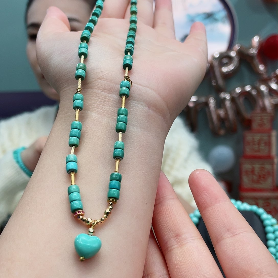 绿松石颈饰18K金镶嵌