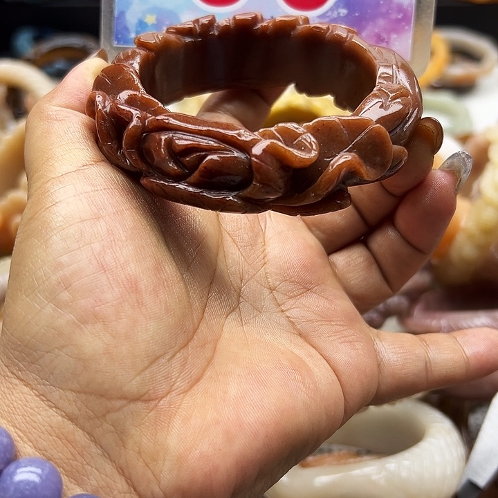 未镶嵌手镯石英岩玉