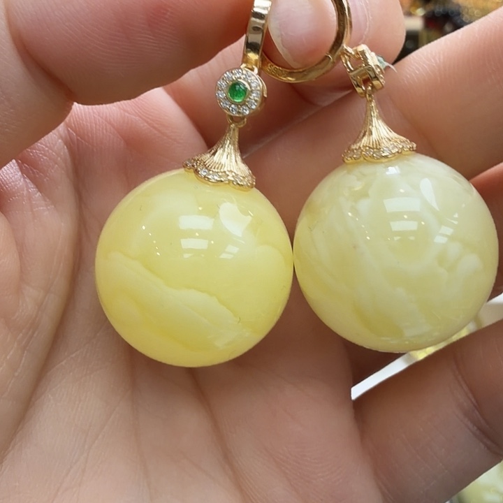 琥珀未镶嵌珠宝奇石