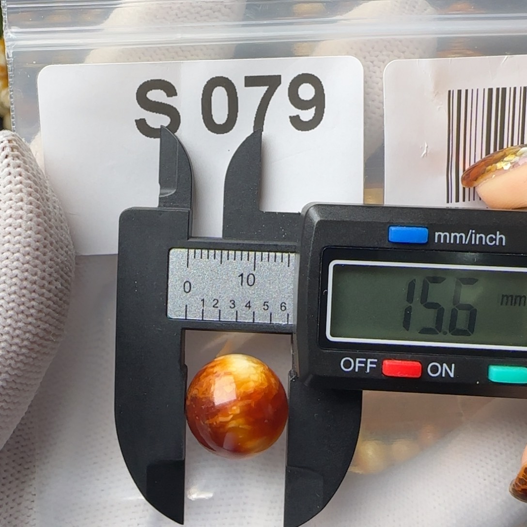 琥珀裸石未镶嵌15尺寸