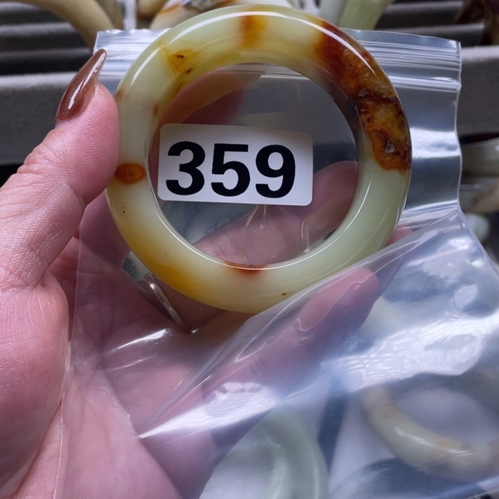 张***语蛇纹石玉未镶嵌手镯