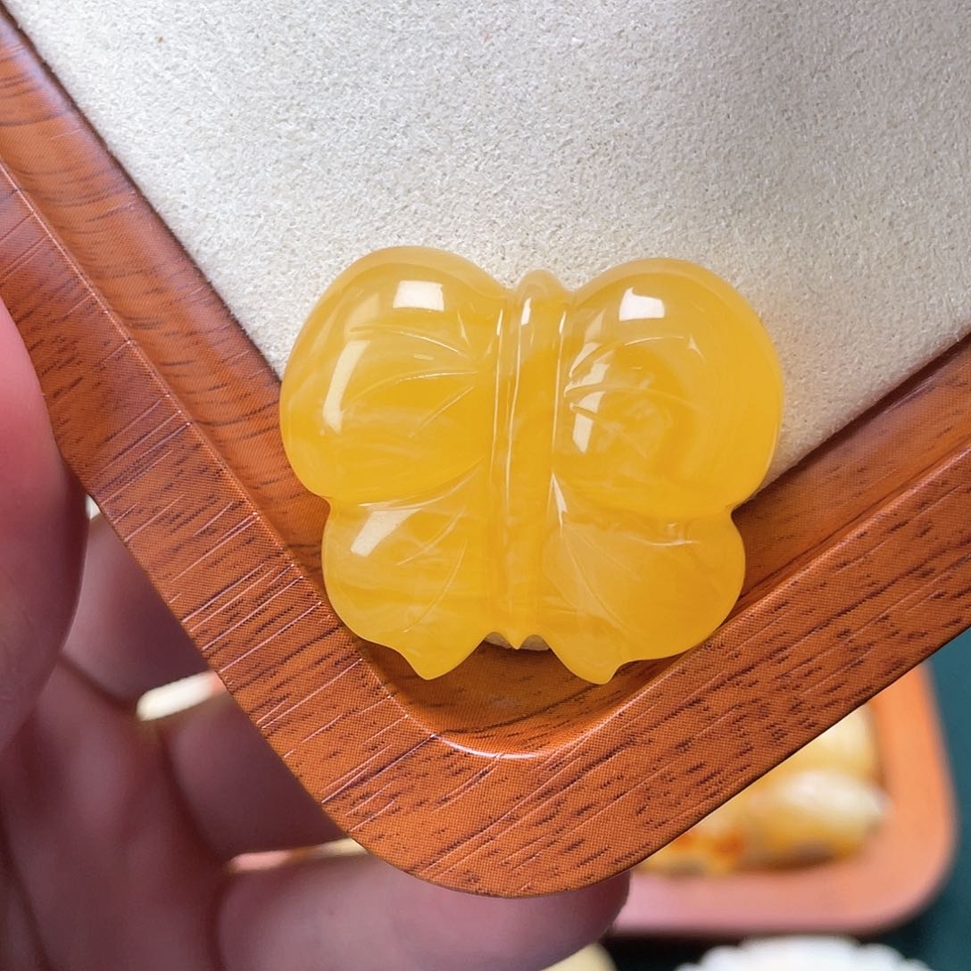 琥珀裸石未镶嵌蜜蜡