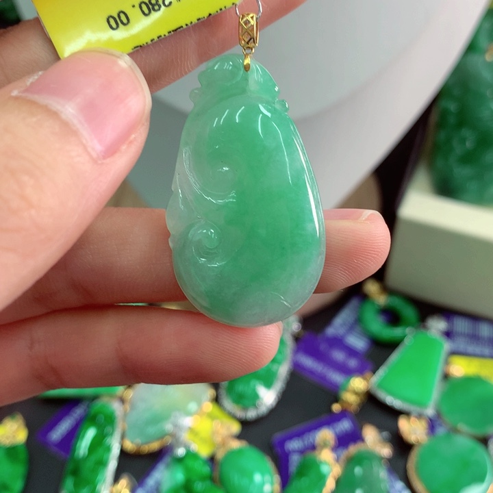 吊坠(不含链)18K金镶嵌翡翠